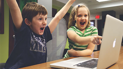 来个能一起在天权互动玩耍的设计师